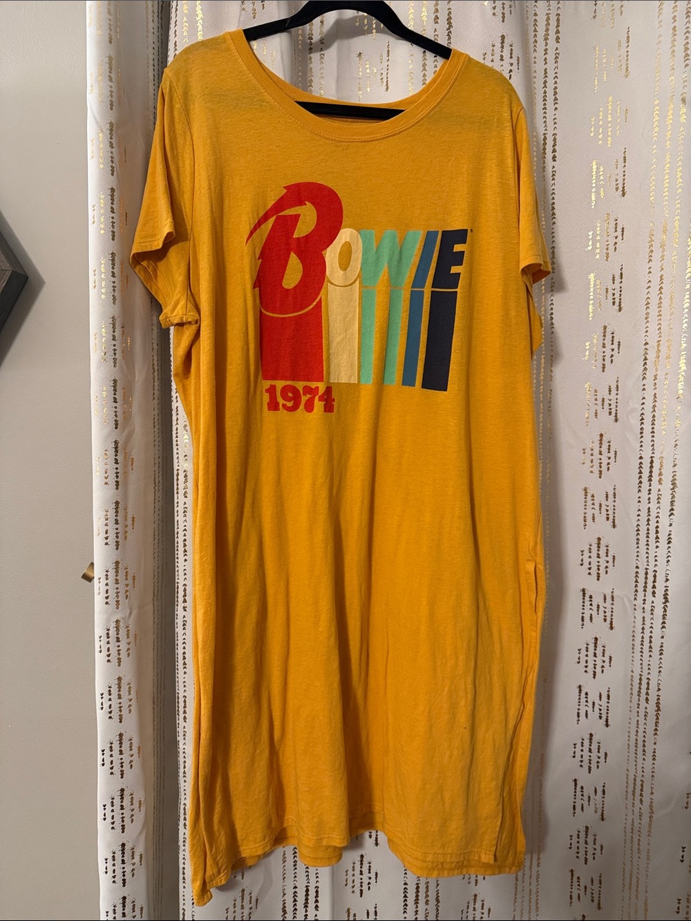 Bowie Mustard Crewneck Knee-length T-Shirt with slit